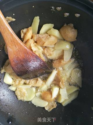 油面筋炒土豆的做法步骤：4