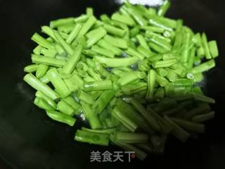 牛肉炒四季豆的做法步骤：5
