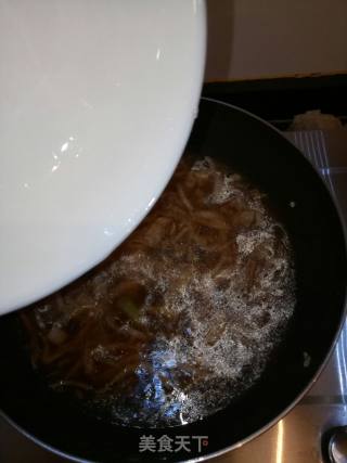 蟹棒白菜粉丝汤的做法步骤：6