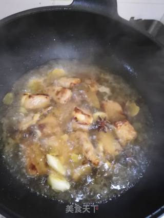 排骨烧土豆胡萝卜的做法步骤：10