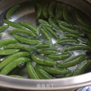 甜豆炒松茸的做法步骤：2