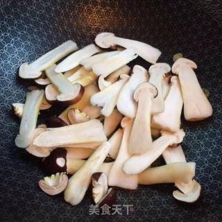 甜豆炒松茸的做法步骤：6