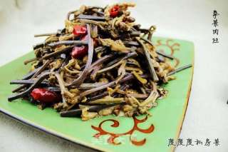 蕨菜肉丝的做法步骤：1