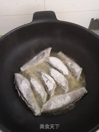 红烧冰鱼的做法步骤：2