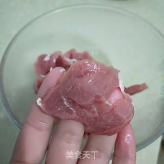 青椒炒酥肉的做法步骤：3