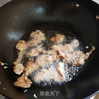 青椒炒酥肉的做法步骤：8