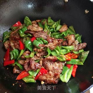 青椒炒酥肉的做法步骤：12