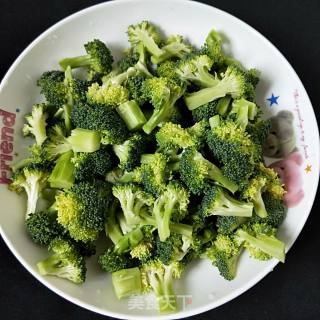 炝汁西兰花的做法步骤：3