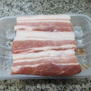 糖醋五花肉的做法步骤：1