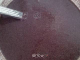 早餐黑黑米卷的做法步骤：2