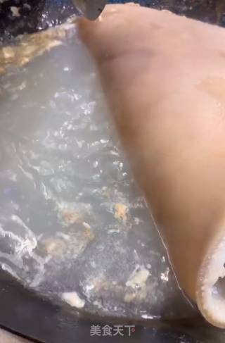麻辣肉皮卷的做法步骤：1