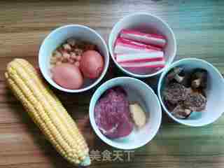 蟹柳瑶柱香菇玉米羹的做法步骤：1