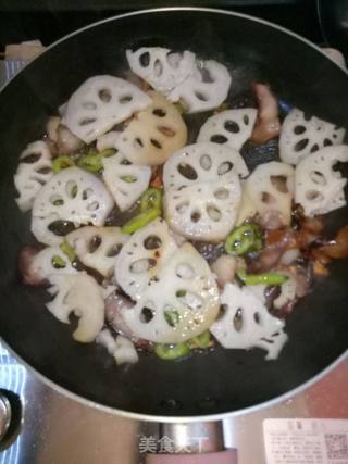 腊肉炒藕片的做法步骤：5