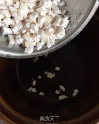 香甜可口的椰肉粥的做法步骤：4