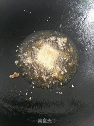 怎么用剩米饭制作锅巴的做法步骤：9
