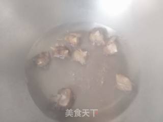 腊八新口味_海鲜皮蛋粥的做法步骤：3