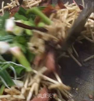 #腊味#腊肉炒折耳根的做法步骤：11