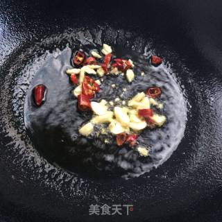 老干妈炒菜花的做法步骤：4