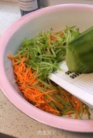 炸萝卜素丸子的做法步骤：2