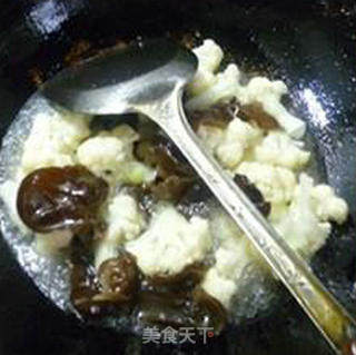 青菜黑木耳花菜的做法步骤：7