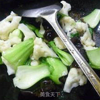 青菜黑木耳花菜的做法步骤：9