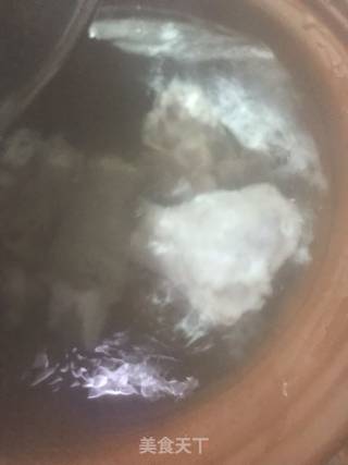 老火筒骨马蹄汤的做法步骤：2