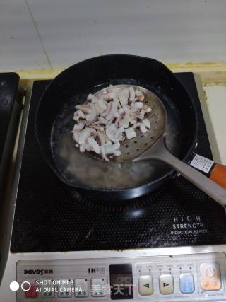 鱿鱼炒饭的做法步骤：2
