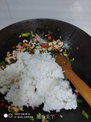烤箱菜 海鲜焗饭的做法步骤：5