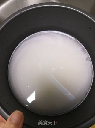 羊肉蔬菜焖饭的做法步骤：1