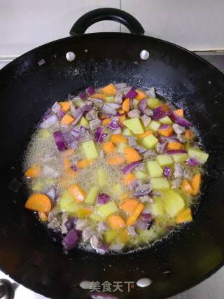 羊肉蔬菜焖饭的做法步骤：6