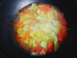 西红柿鸡蛋菠菜面片的做法步骤：7
