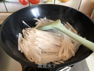 猪油渣炒萝卜丝的做法步骤：4