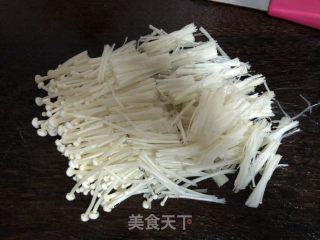 金针菇炒蛋的做法步骤：1