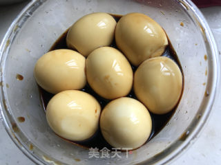 五香虎皮鸡蛋的做法步骤：2