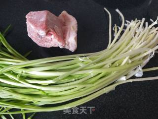 蒜苗炒肉的做法步骤：1