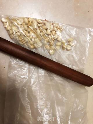 花生小小酥的做法步骤：1