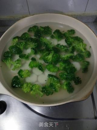 西兰花炒山药的做法步骤：6