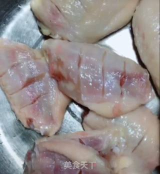 #烤箱菜#烤鸡翅的做法步骤：1