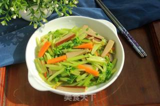 芹菜炒鸡蛋干的做法步骤：7