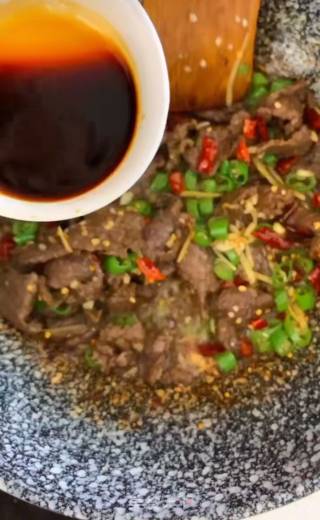 小炒牛肉的做法步骤：11