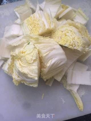 白菜粉条煮油豆腐的做法步骤：1