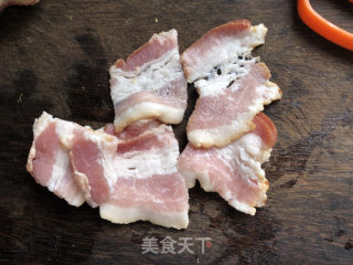 培根炒卷心菜的做法步骤：2