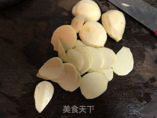 慈菇炒肉片的做法步骤：2