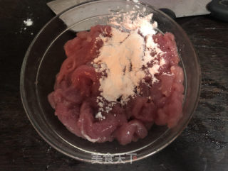 慈菇炒肉片的做法步骤：4