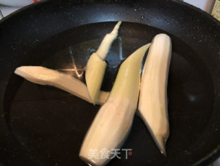 毛豆籽炒茭白的做法步骤：3