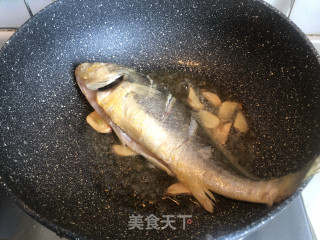 糖醋黄花鱼的做法步骤：3