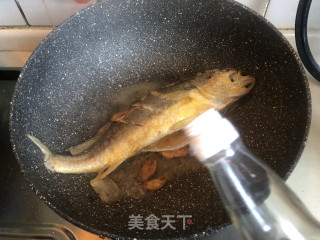 糖醋黄花鱼的做法步骤：4