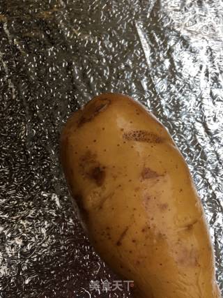 “烤箱菜”烤风琴土豆的做法步骤：1