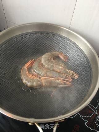 白洋葱炒对虾的做法步骤：7