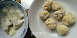 鸡肉丸豆腐汤的做法步骤：1